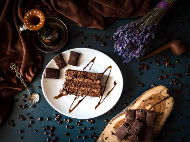Faça esse gostoso bolo mousse de chocolate amargo