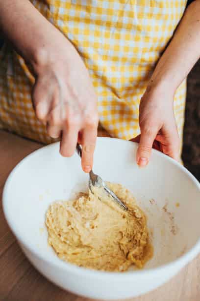 Faça esse fácil fundo sem assar de migalhas de bolacha