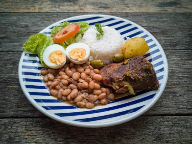 Experimente esse maravilhoso feijão simples