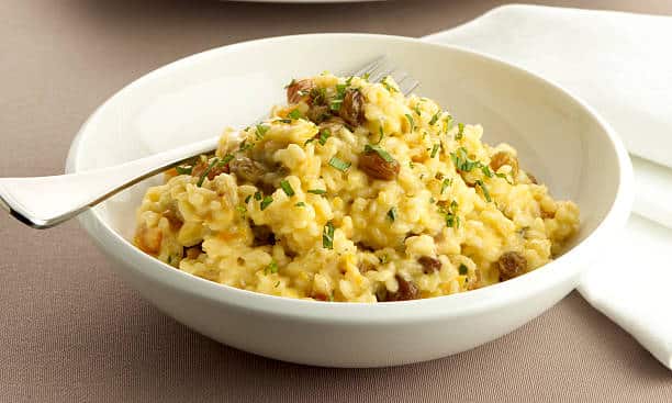 Saboreie esse prático risoto com carne de porco