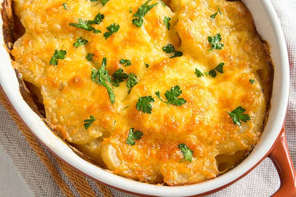 Faça essa fácil forma de batata e queijo