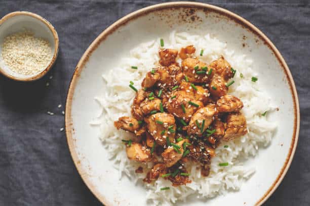 Faça esse fácil arroz com sementes de gergelim