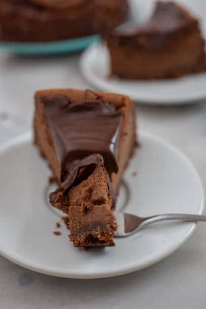 Faça essa fácil torta de chocolate com frutas secas