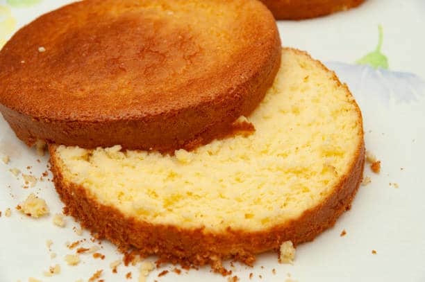 Prepare esse delicioso bolo de cenoura recheado