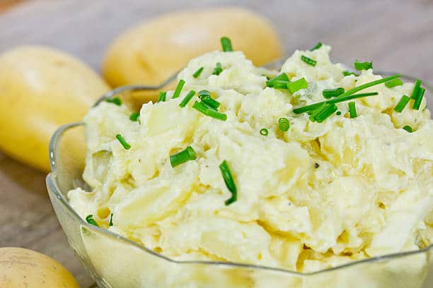 Saboreie essa gostosa salada de batata