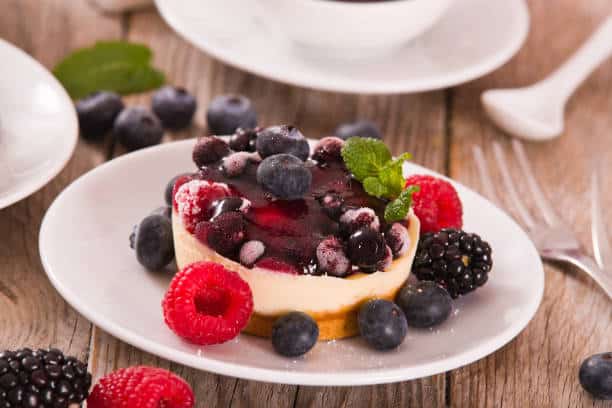 Saboreie essa fácil torta de ricota com jabuticaba