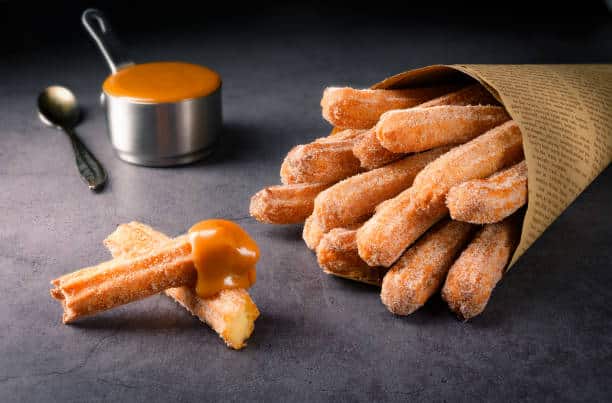 Sobremesa simples de churros tradicional